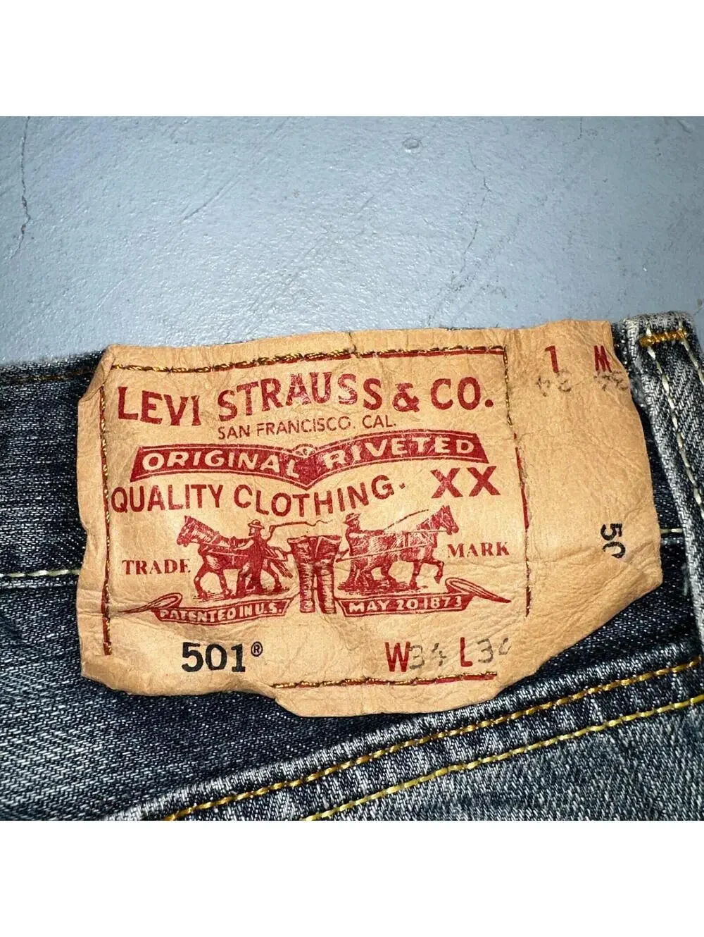 Levis 501 Vintage Y2K XX Straight Leg Jeans Blue Med Wash 34x34 Act 34x32